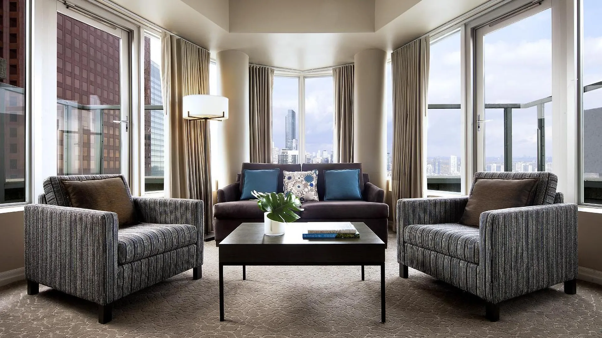 One King West Hotel And Residence Toronto