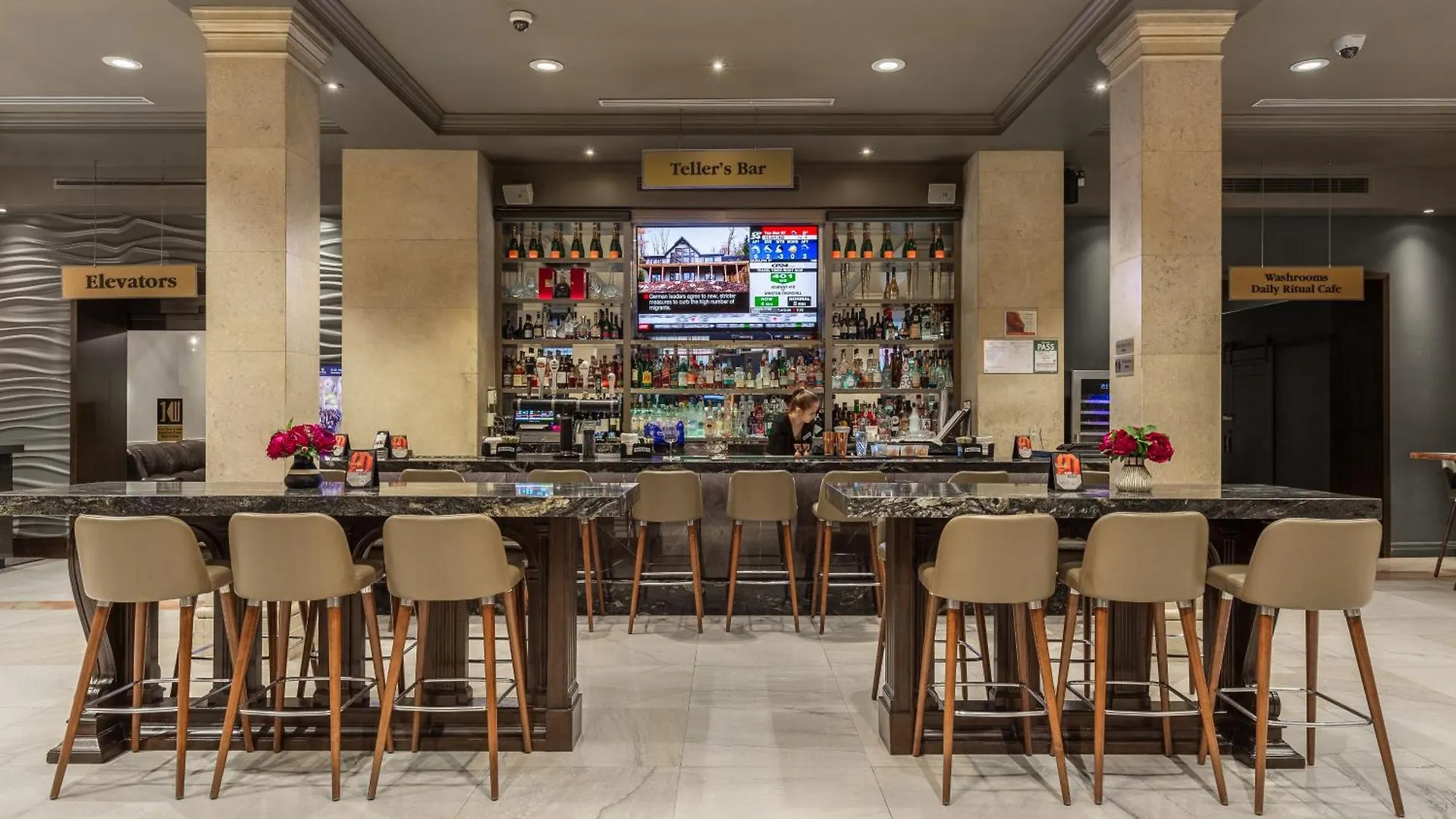 One King West Hotel And Residence Toronto
