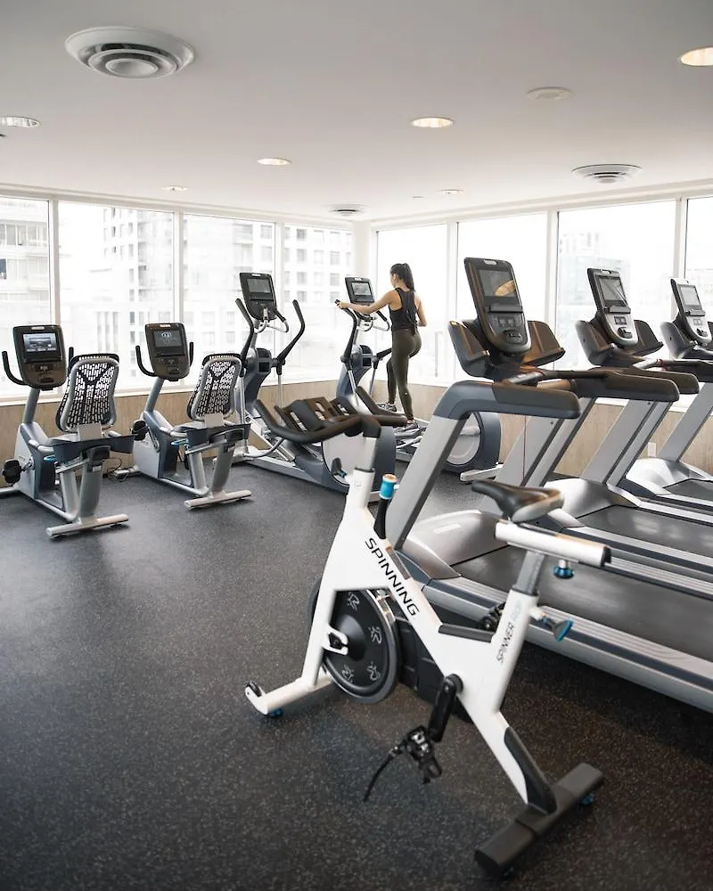 One King West Hotel And Residence Торонто