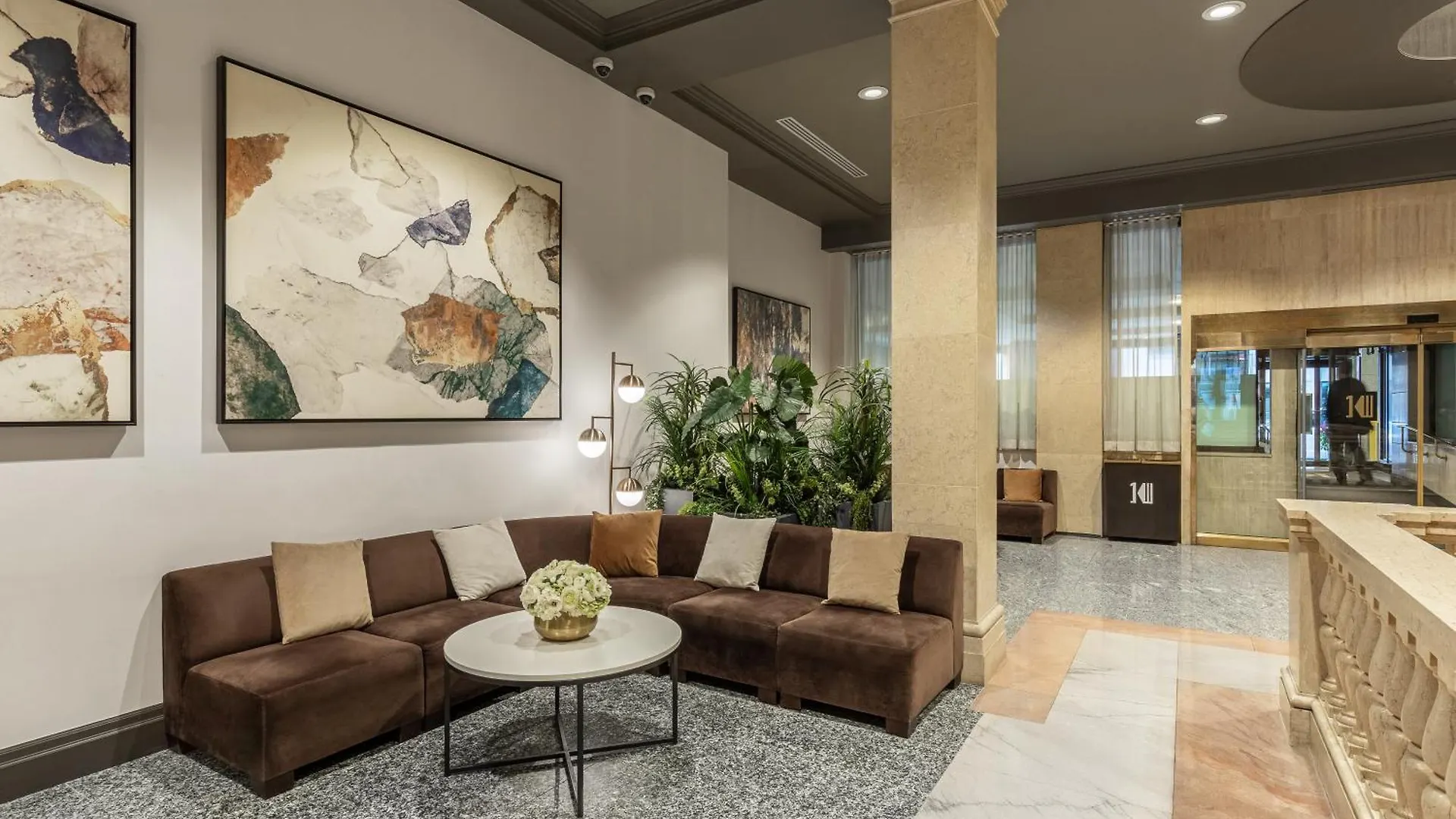 One King West Hotel And Residence Торонто