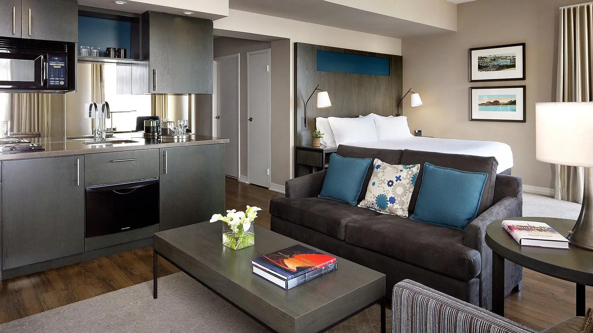 One King West Hotel And Residence Торонто