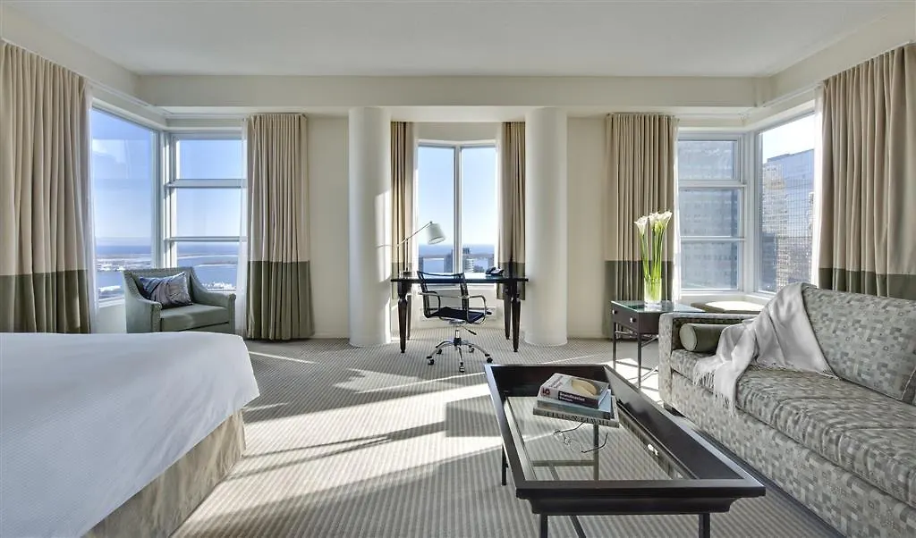 One King West Hotel And Residence Торонто 4*,