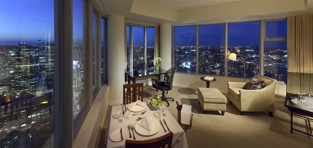 One King West Hotel And Residence Торонто