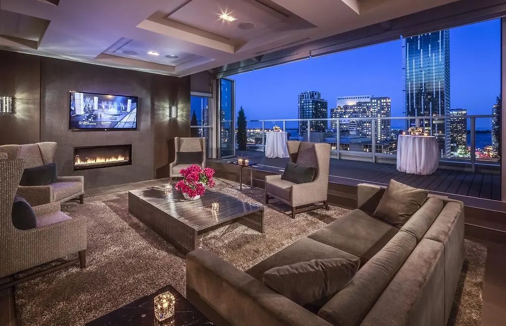 One King West Hotel And Residence Торонто
