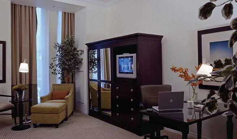 One King West Hotel And Residence Торонто 4*,  Канада