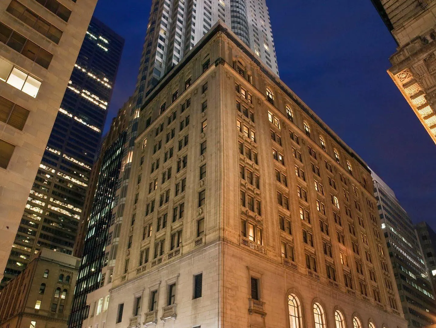 ****  One King West Hotel And Residence Торонто Канада
