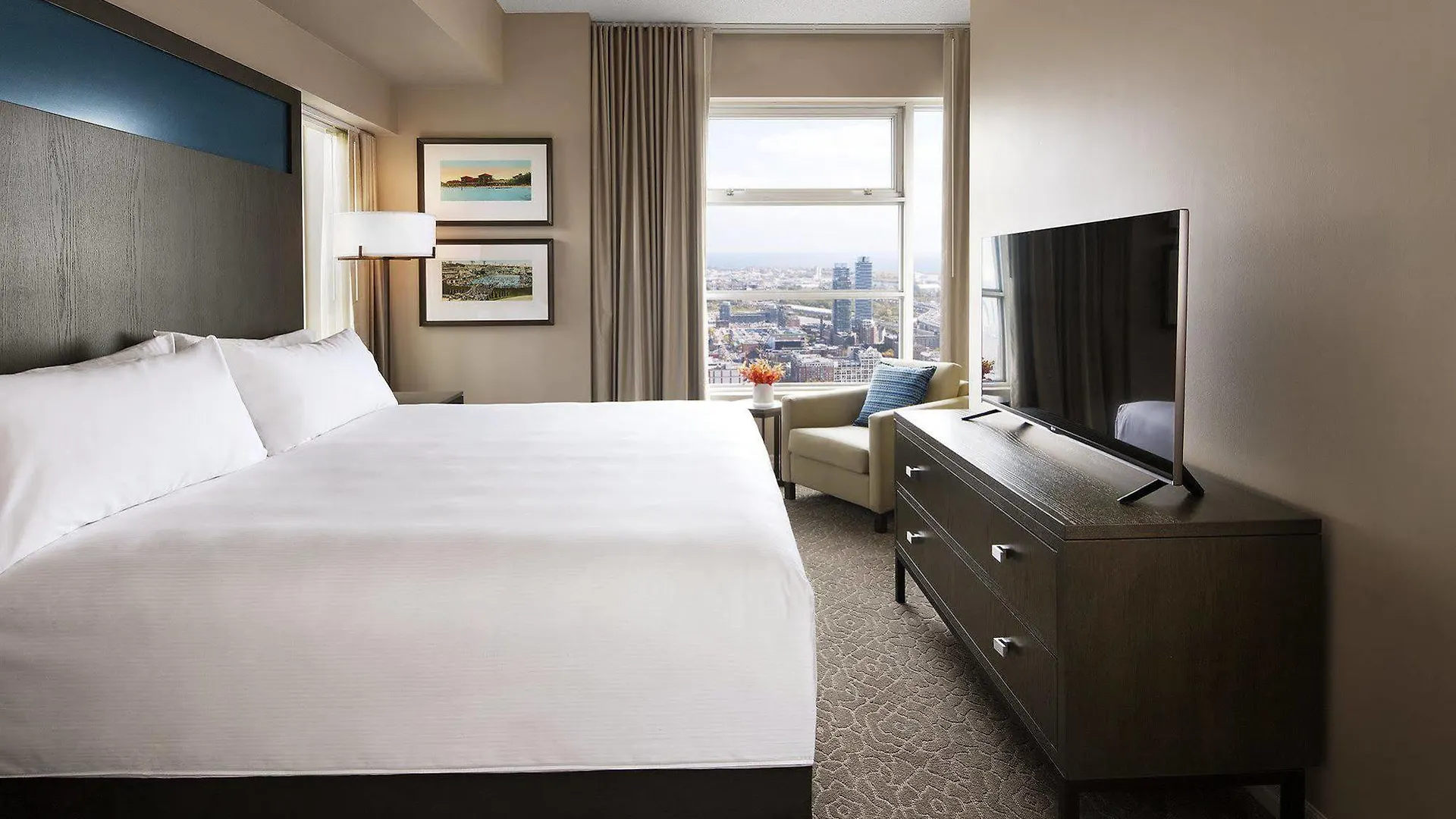 One King West Hotel And Residence Торонто Канада