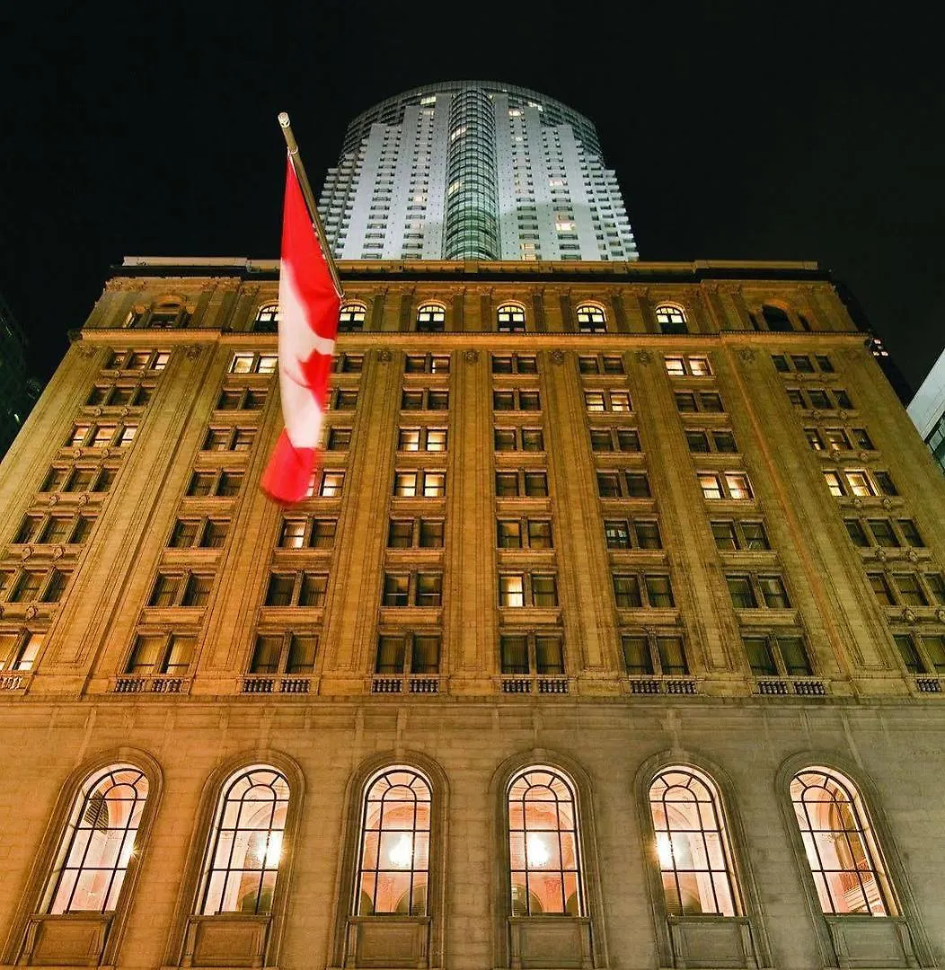 One King West Hotel And Residence Торонто