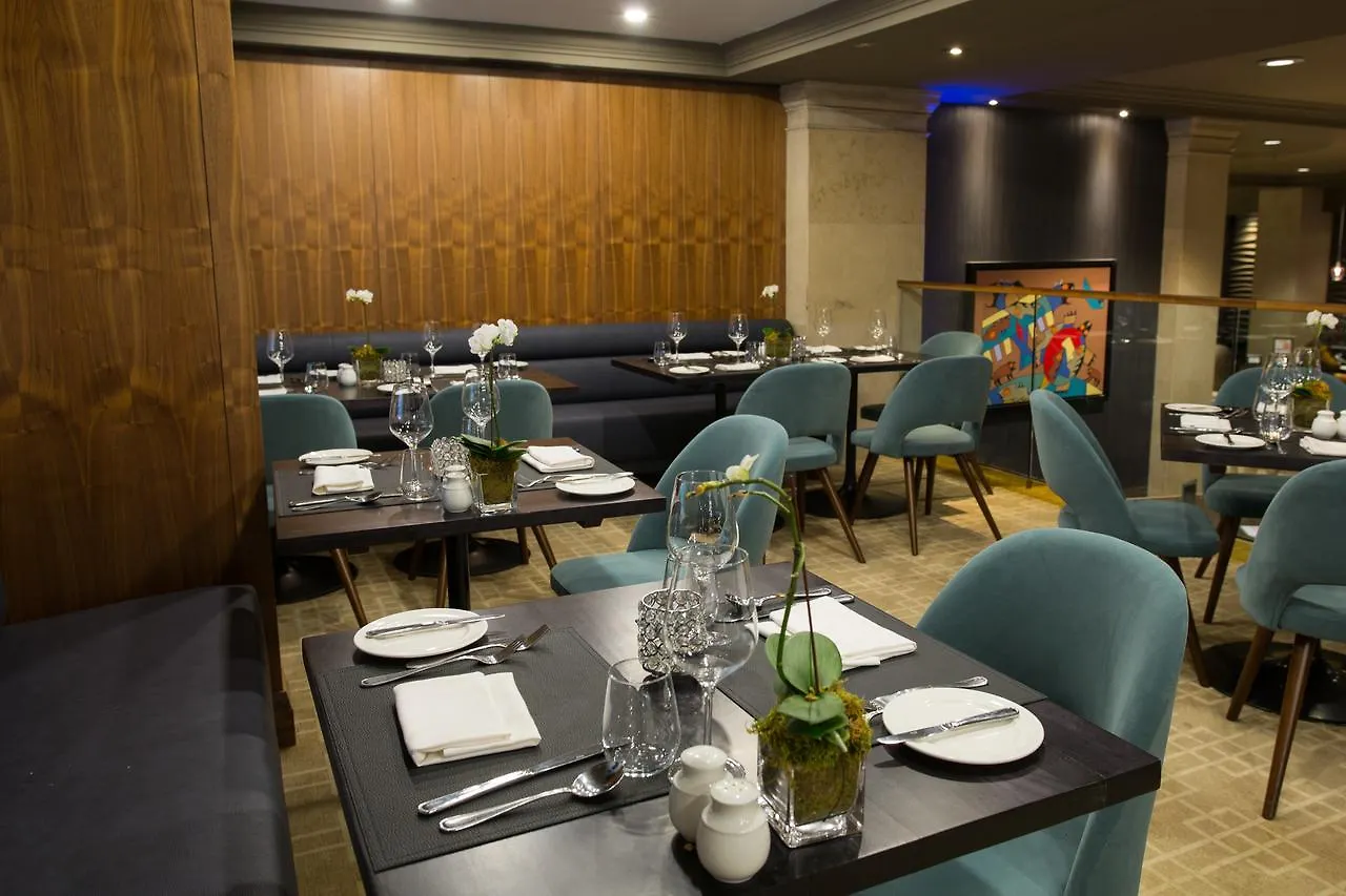 One King West Hotel And Residence Торонто