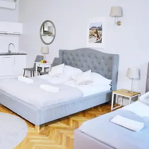 https://21-florianska-street-apartments.krakowhotelspoland.com
