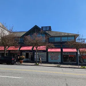 ホームステイ Away At Near Yvr バンクーバー