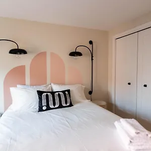 https://place-royale-by-l-i-t.hotels-in-montreal.org