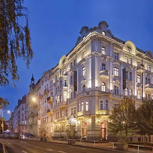 https://mamaison-hotel-riverside-prague.praguehotelsweb.com
